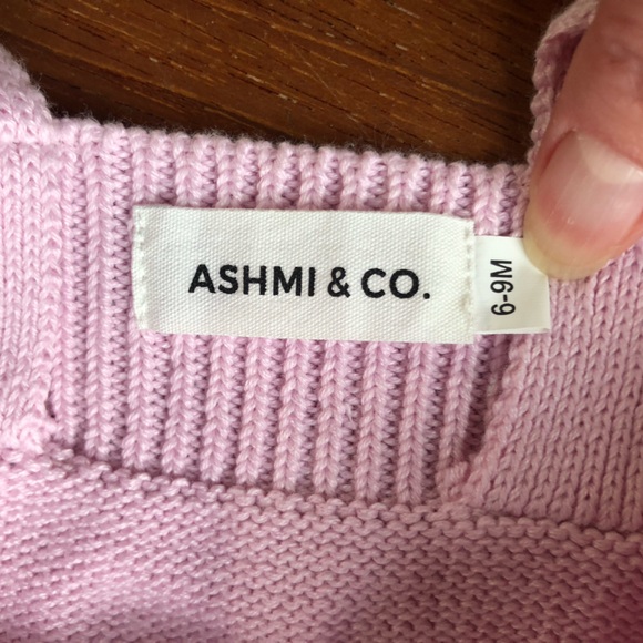 Ashmi & Co. Never Worn Pink Knit Baby Romper with Button Details - Picture 4 of 12